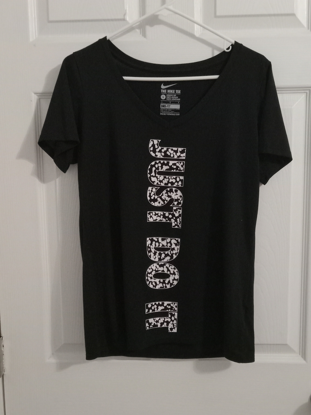Nike Women’s Black Vertical Just Do It V-Neck Tee